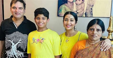 navya nair divorce|Navya Nair responds to separation rumours, drops happy family pic